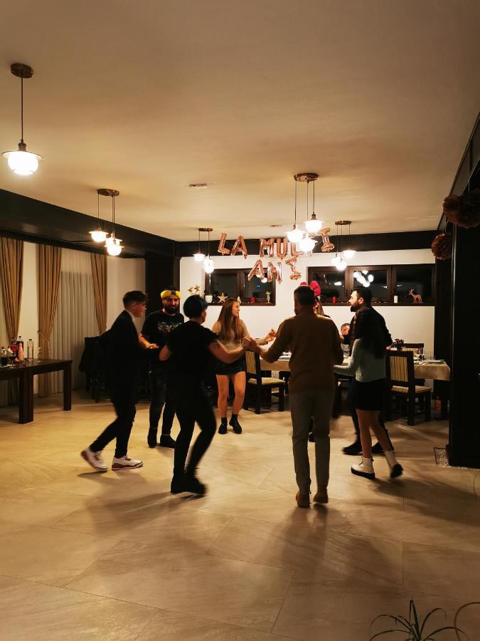 ホテル Mateo Transalpina Săsciori エクステリア 写真